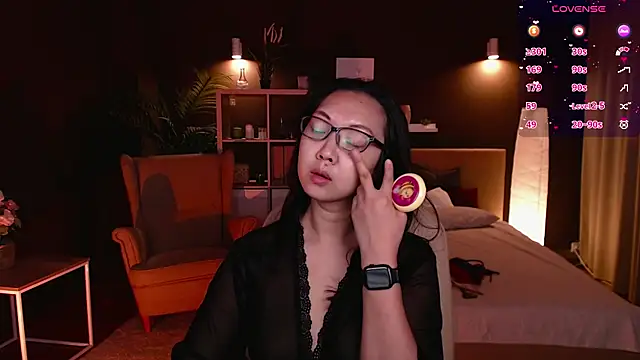 Snapshot of Marine_Vact chatting on October 5, 2025, 2:08 pm Marine Vact online show from October 5, 2025, 2:08 pm