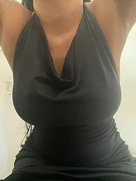 luara1988 online show from March 23, 2026, 1:00 pm