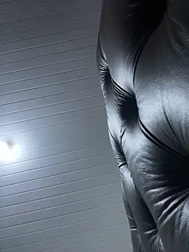 Snapshot of luara1988 chatting on December 16, 2025, 9:57 am luara1988 online show from December 16, 2025, 9:57 am