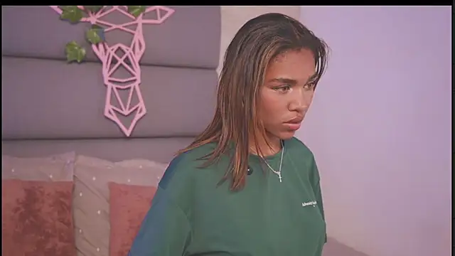 Snapshot of Lily_Miiller chatting on November 17, 2025, 8:57 pm Lily Miiller online show from November 17, 2025, 8:57 pm