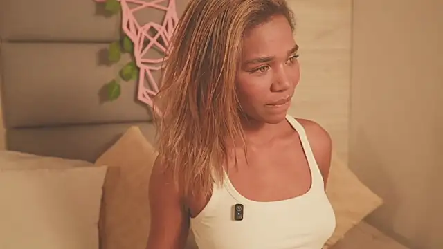 Snapshot of Lily_Miiller chatting on January 8, 2026, 8:59 pm Lily Miiller online show from January 8, 2026, 8:59 pm