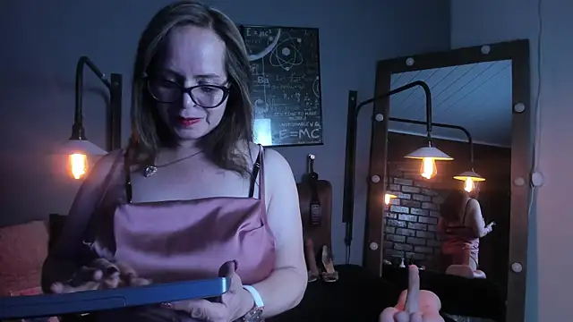 Samantha mature56 online show from October 3, 2025, 10:39 am