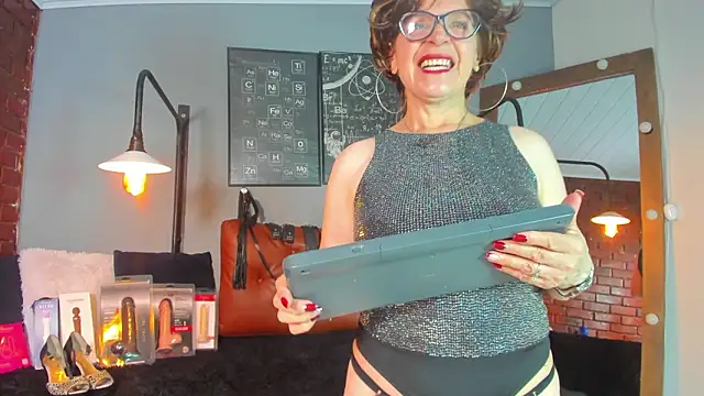Samantha mature56 online show from February 19, 2026, 2:19 am