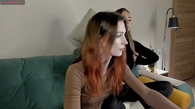 Snapshot of Fox_sky_Fox chatting on December 12, 2024, 8:43 pm Fox sky Fox online show from December 12, 2024, 8:43 pm