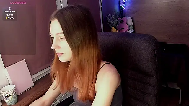 Snapshot of Fox_sky_Fox chatting on February 4, 2025, 7:22 pm Fox sky Fox online show from February 4, 2025, 7:22 pm