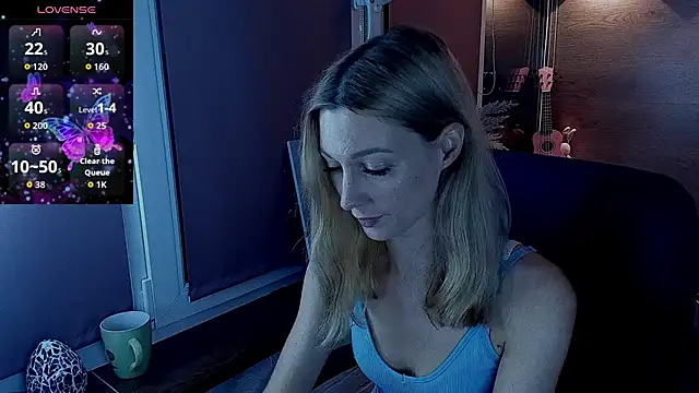 Snapshot of Fox_sky_Fox chatting on October 5, 2025, 5:14 pm Fox sky Fox online show from October 5, 2025, 5:14 pm