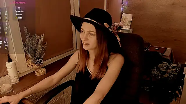 Snapshot of Fox_sky_Fox chatting on January 13, 2025, 6:27 pm Fox sky Fox online show from January 13, 2025, 6:27 pm