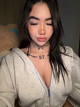 Snapshot of Nickiiiii chatting on November 9, 2025, 6:39 am Nickiiiii online show from November 9, 2025, 6:39 am