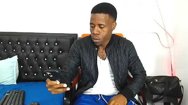 Snapshot of Damian_hart_24CM chatting on November 16, 2025, 9:36 am Damian hart 24CM online show from November 16, 2025, 9:36 am