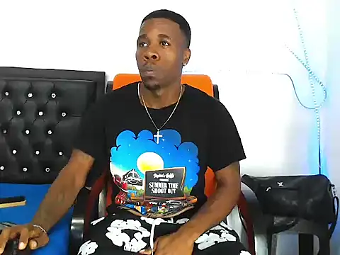 Snapshot of Damian_hart_24CM chatting on November 12, 2025, 2:15 am Damian hart 24CM online show from November 12, 2025, 2:15 am