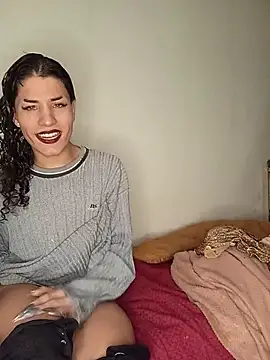 LaCristinatrans online show from April 7, 2026, 2:13 am