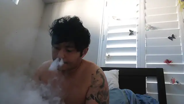 cloudyspun online show from December 5, 2025, 7:45 pm