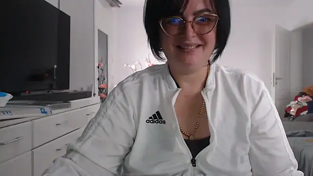 Snapshot of Amandamuller1982 chatting on November 19, 2025, 12:27 pm Amandamuller1982 online show from November 19, 2025, 12:27 pm