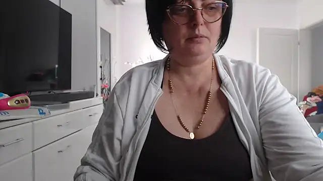 Snapshot of Amandamuller1982 chatting on November 21, 2025, 8:57 am Amandamuller1982 online show from November 21, 2025, 8:57 am