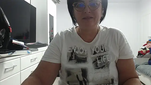 Snapshot of Amandamuller1982 chatting on October 27, 2025, 8:21 pm Amandamuller1982 online show from October 27, 2025, 8:21 pm