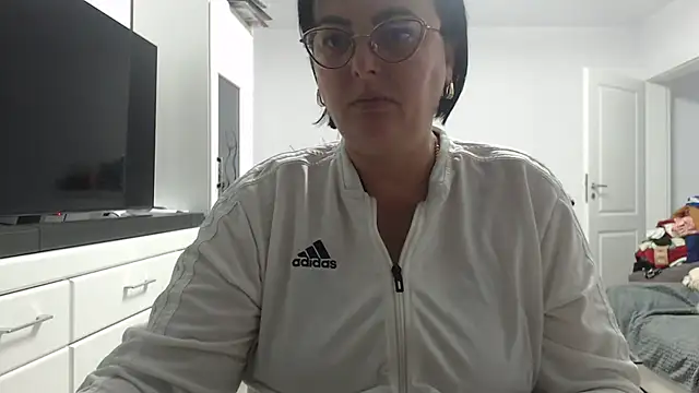 Snapshot of Amandamuller1982 chatting on November 2, 2025, 3:39 pm Amandamuller1982 online show from November 2, 2025, 3:39 pm