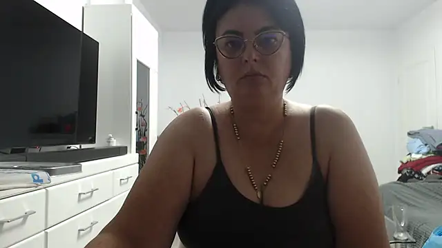 Snapshot of Amandamuller1982 chatting on September 10, 2025, 12:42 am Amandamuller1982 online show from September 10, 2025, 12:42 am