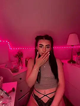 AdelinaAlia online show from September 18, 2025, 7:39 pm