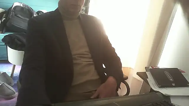 shyfrenchcock1 online show from March 18, 2025, 12:39 pm