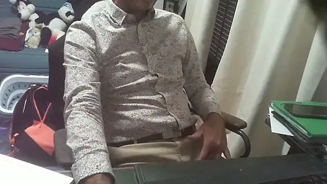 shyfrenchcock1 online show from September 11, 2025, 12:38 pm