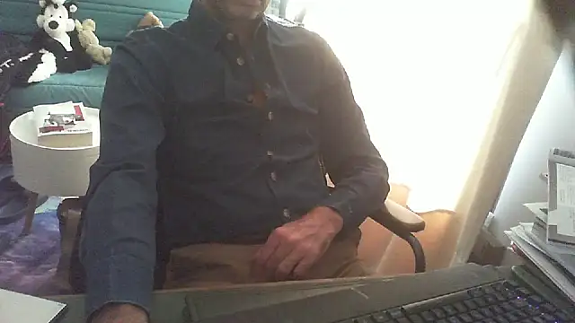 shyfrenchcock1 online show from October 30, 2025, 2:14 pm