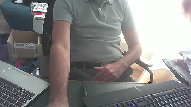 shyfrenchcock1 online show from October 6, 2025, 8:15 am