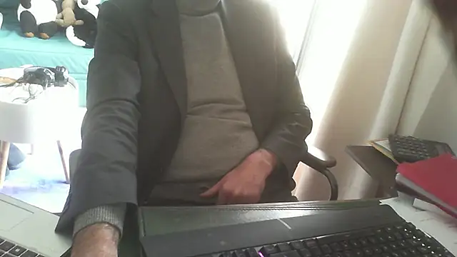 shyfrenchcock1 online show from February 10, 2025, 3:53 pm