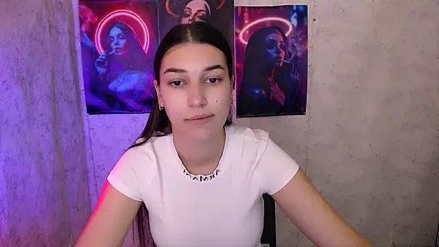 KarolinaRosse  online show from November 18, 2025, 6:28 am