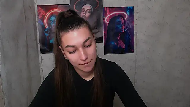 KarolinaRosse  online show from November 25, 2025, 6:36 am