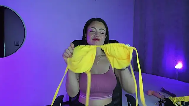 Snapshot of SaraMilf_69 chatting on March 1, 2025, 7:15 pm SaraMilf 69 online show from March 1, 2025, 7:15 pm