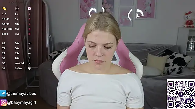 Snapshot of Maya_Rave chatting on September 11, 2025, 4:01 am Maya Rave online show from September 11, 2025, 4:01 am