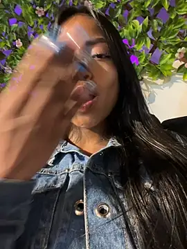 bonnie 18x online show from November 13, 2025, 11:30 pm