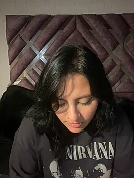 Snapshot of PoliBenett_ chatting on March 21, 2025, 12:40 am PoliBenett  online show from March 21, 2025, 12:40 am