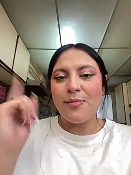 Snapshot of PoliBenett_ chatting on February 21, 2025, 9:11 pm PoliBenett  online show from February 21, 2025, 9:11 pm