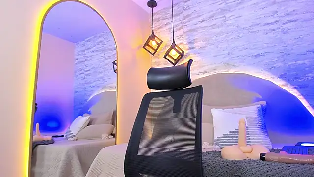 Aron Bolt online show from April 11, 2026, 7:45 am