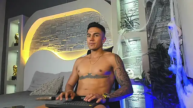 Aron Bolt online show from November 1, 2025, 8:36 pm