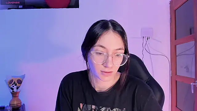 Snapshot of haanna_thompsoon chatting on December 12, 2024, 7:37 pm haanna thompsoon online show from December 12, 2024, 7:37 pm