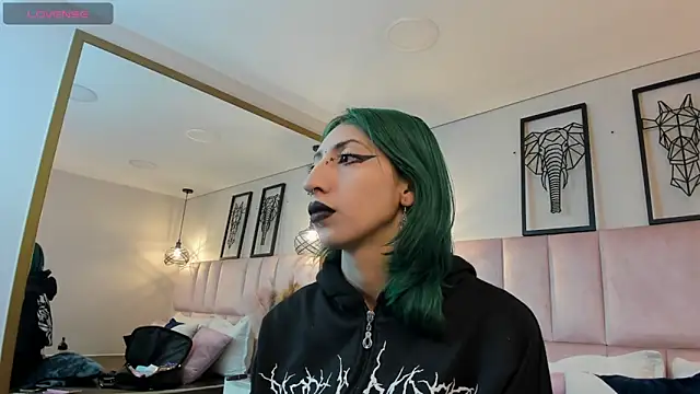 Im gaia online show from November 30, 2025, 12:28 pm