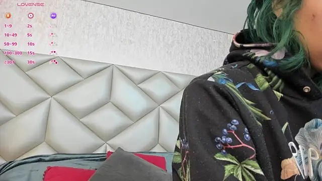 Im gaia online show from November 18, 2025, 12:08 pm