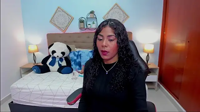 Snapshot of Edelaine_rogers chatting on November 26, 2025, 5:07 am Edelaine rogers online show from November 26, 2025, 5:07 am