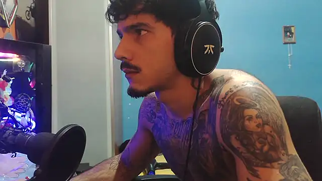 Snapshot of Badboyi1997 chatting on November 12, 2025, 3:32 am Badboyi1997 online show from November 12, 2025, 3:32 am