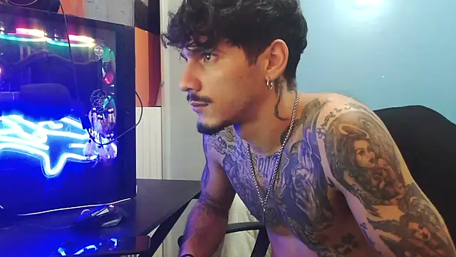 Snapshot of Badboyi1997 chatting on March 2, 2026, 11:33 pm Badboyi1997 online show from March 2, 2026, 11:33 pm