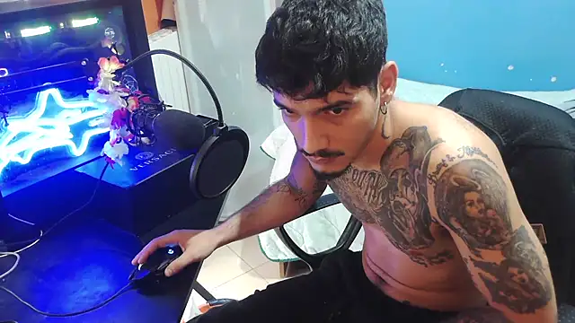 Snapshot of Badboyi1997 chatting on October 15, 2025, 1:41 pm Badboyi1997 online show from October 15, 2025, 1:41 pm