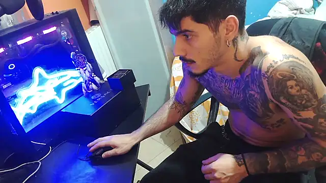 Snapshot of Badboyi1997 chatting on October 10, 2025, 10:43 pm Badboyi1997 online show from October 10, 2025, 10:43 pm