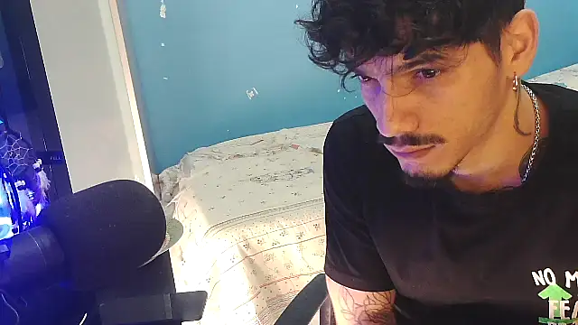 Snapshot of Badboyi1997 chatting on February 19, 2026, 12:24 pm Badboyi1997 online show from February 19, 2026, 12:24 pm