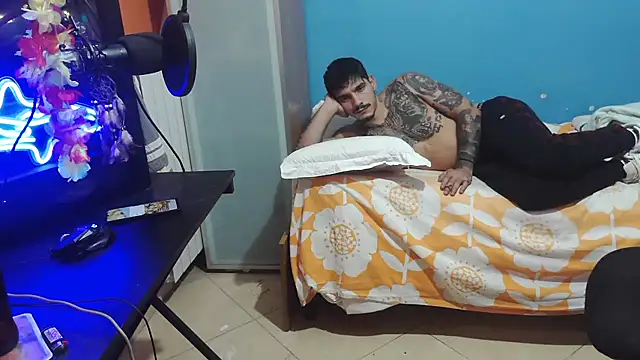 Snapshot of Badboyi1997 chatting on October 5, 2025, 12:56 am Badboyi1997 online show from October 5, 2025, 12:56 am