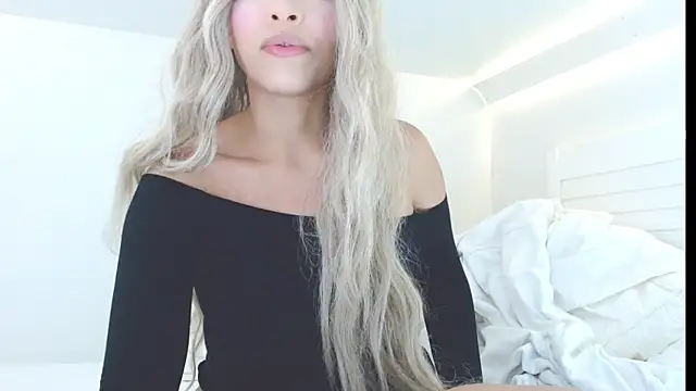 Snapshot of liadivina chatting on November 19, 2025, 12:54 am liadivina online show from November 19, 2025, 12:54 am