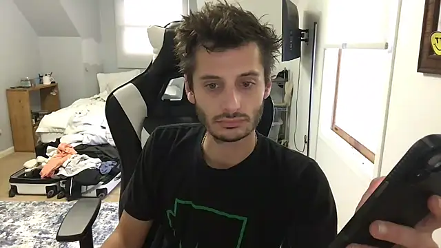 Snapshot of Dylansd chatting on December 16, 2024, 8:26 pm Dylansd online show from December 16, 2024, 8:26 pm