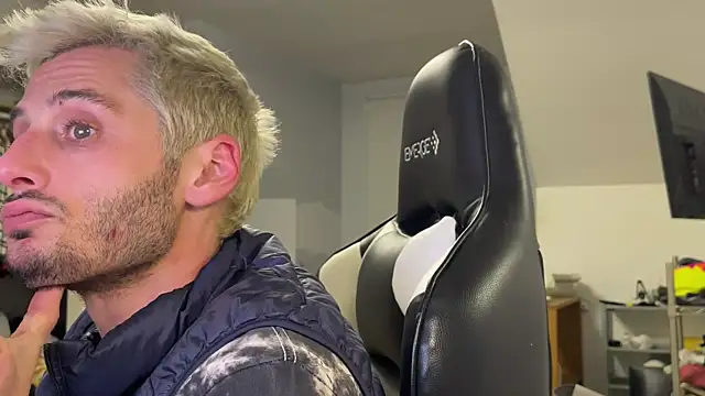 Snapshot of Dylansd chatting on January 9, 2025, 4:52 am Dylansd online show from January 9, 2025, 4:52 am