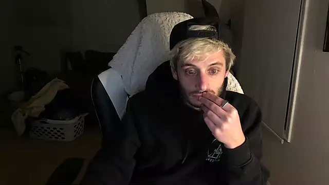 Snapshot of Dylansd chatting on March 5, 2025, 10:22 am Dylansd online show from March 5, 2025, 10:22 am